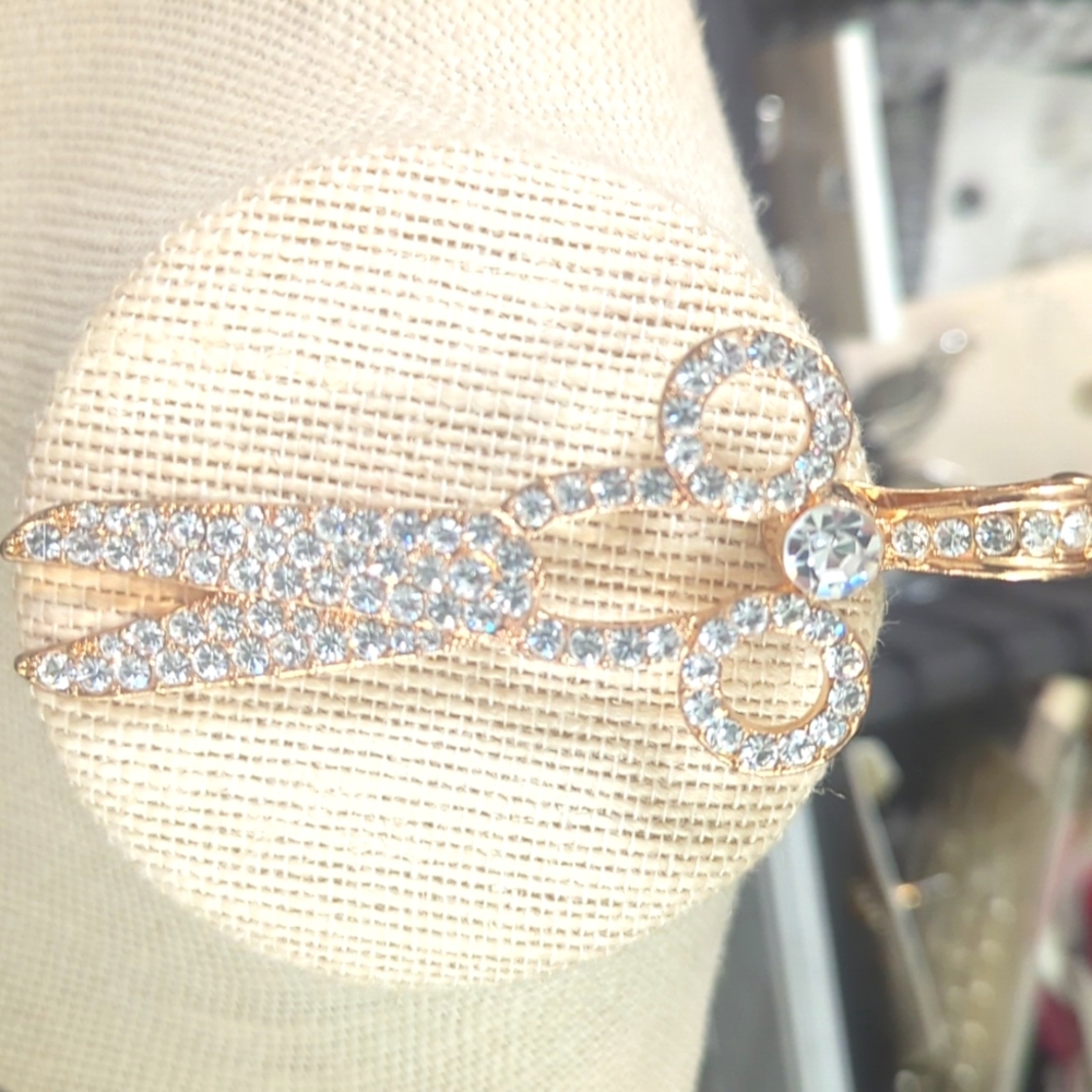 Rhinestone clip